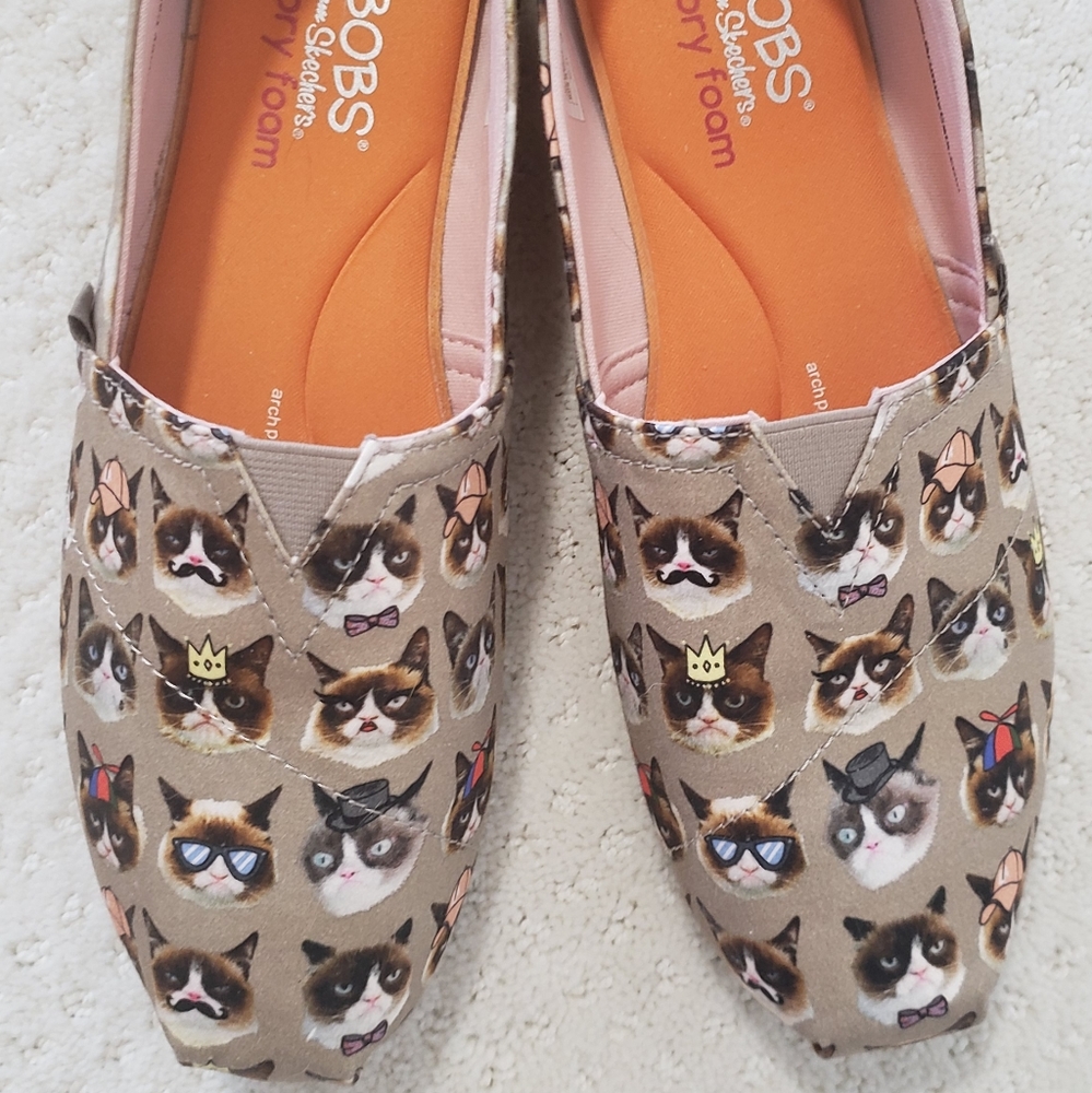 NWOT grumpy cat bobs by sketchers